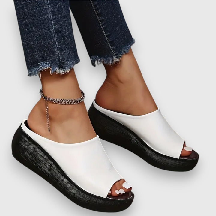Amelie - Mjuk Faux-Läder Sandal