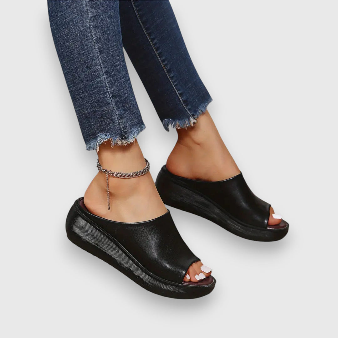 Amelie - Mjuk Faux-Läder Sandal